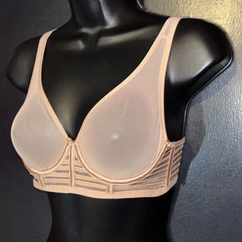 Victoria’s Secret Luxe nude unlined plunge bra. Size 32B.